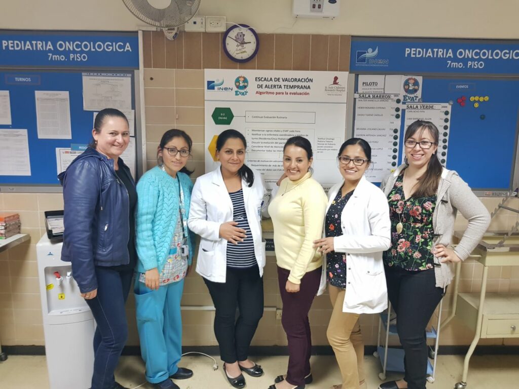 A team at the Instituto Nacional de Enfermedades Neoplasicas completes EVAT PEWS training.